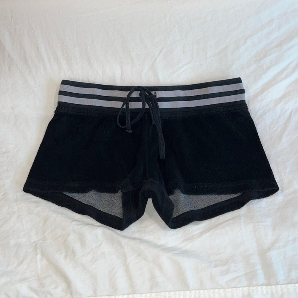 NAVY HARDTAIL SHORTS